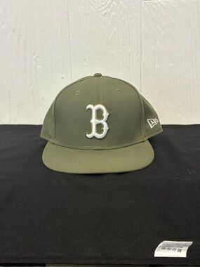 New Era 59FIFTY Boston Red Sox MLB Olive Fitted Cap Size 7 3/8
